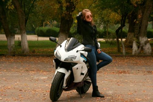Motortér tisztítása biztonságosan, mely részek igényelnek különös figyelmet?